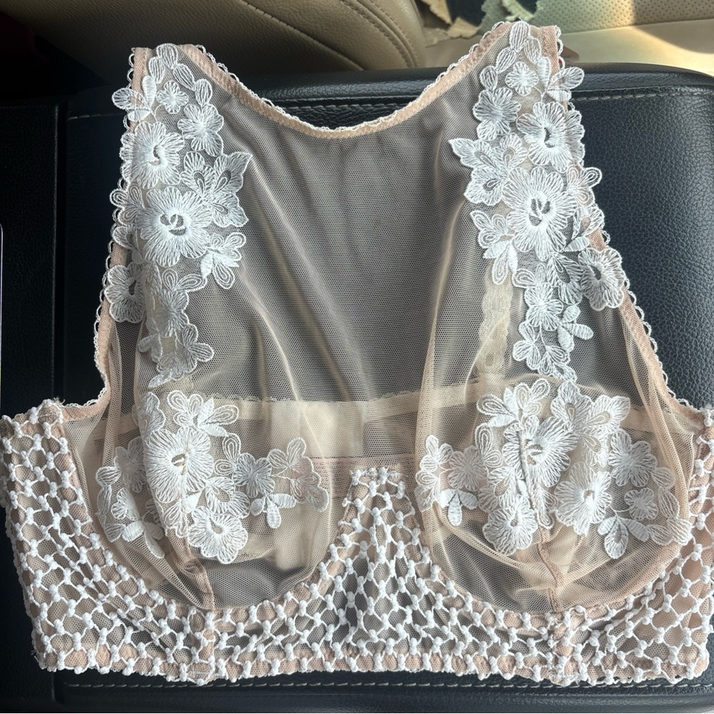 Victoria's Secret Nude and White Floral Lace Bralette